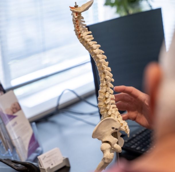 flexion-distraction-therapy-2